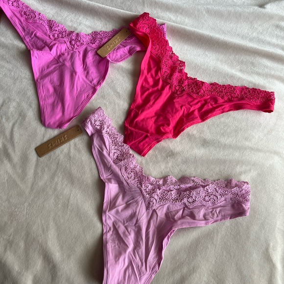 Set of 3: Skims Fits Everybody Lace Dipped Thong XL - Picture 2 of 3